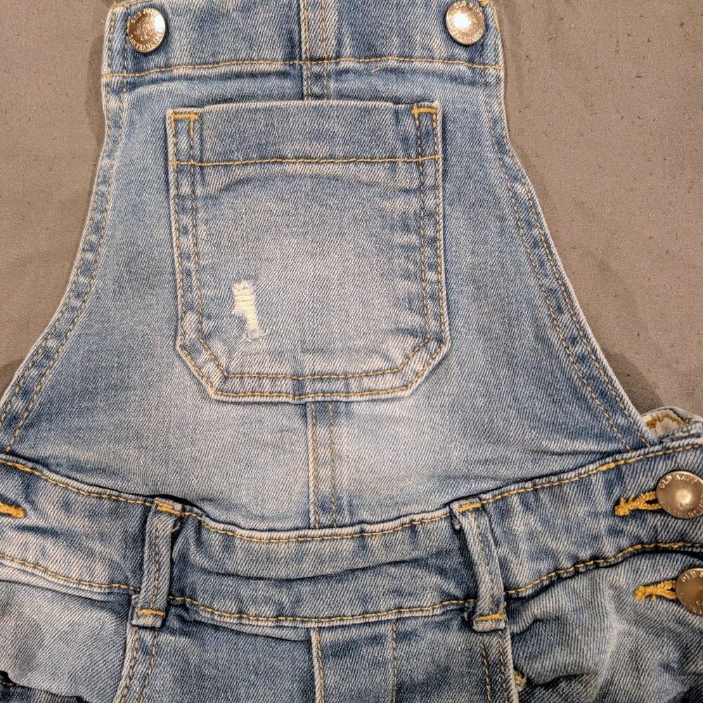Old Navy Distressed Light-Wash Denim Overalls - Toddler Size 5T - Picture 4 of 7
